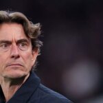 Tréner Arsenalu Mikel Arteta počas tréningu