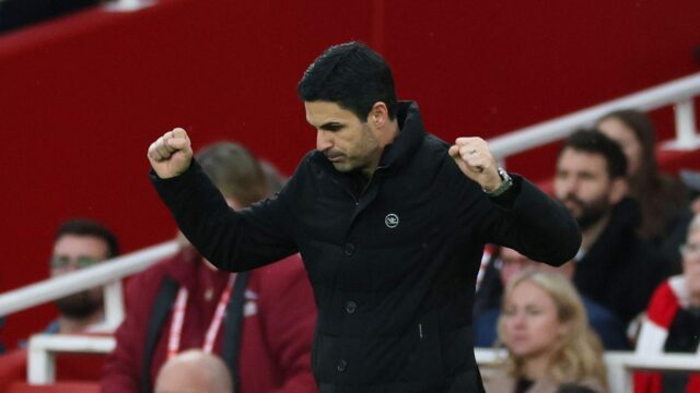 Arsenal dosiahol 'úplnú dohodu' o obrovskej dohode s hráčom 'len vypočítané meškanie' od podpisu zmluvy
