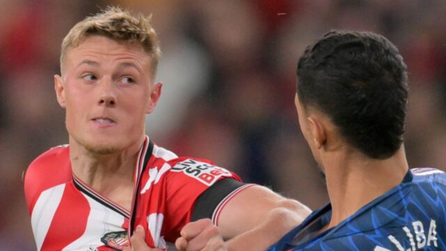 Arsenal je „otrasený“, pretože Mourinhova história sa opakuje so stratou bodov proti senzačnému Sunderlandu
