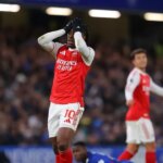 Arsenal nedokázal zdolať desaťčlennú Chelsea