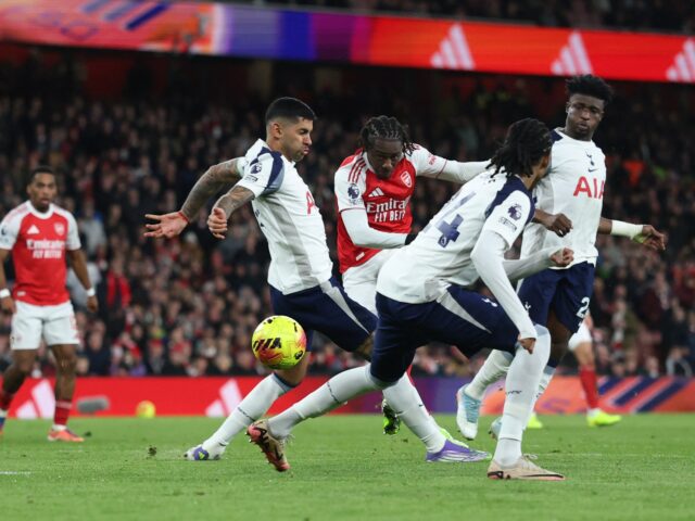 Arsenal porazil Tottenham 4:1 a získal šesť bodov, keď Eze chytil hetrik | Futbalové správy
