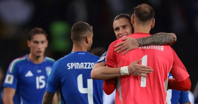 Krajný obranca Arsenalu Riccardo Calafiori