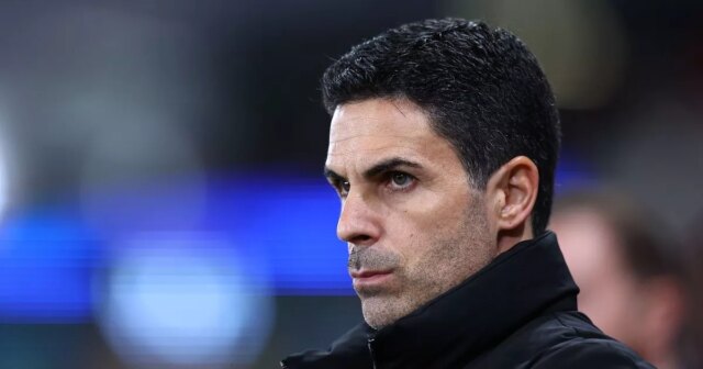 Luis Diaz dostáva červenú kartu.