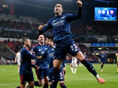 Arsenal sa teší z rekordného víťazstva v Lige majstrov, ako sa séria predlžuje – 6 hovorových bodov PRAHA, ČESKÁ REPUBLIKA - 4. NOVEMBRA: Bukayo Saka z Arsenalu oslavuje strelenie prvého gólu svojho tímu počas zápasu fázy MD4 Ligy majstrov UEFA 2025/26 medzi SK Slavia Praha a Arsenal FC v Eden Arene 4. novembra 2025 v Prahe, Česká republika. (Foto David Price/Arsenal FC cez Getty Images)