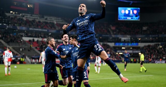 PRAHA, ČESKÁ REPUBLIKA - 4. NOVEMBRA: Bukayo Saka z Arsenalu oslavuje strelenie prvého gólu svojho tímu počas zápasu fázy MD4 Ligy majstrov UEFA 2025/26 medzi SK Slavia Praha a Arsenal FC v Eden Arene 4. novembra 2025 v Prahe, Česká republika. (Foto David Price/Arsenal FC cez Getty Images)