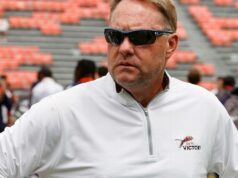 Auburn prepúšťa futbalového trénera Hugha Freezea po viac ako dvoch sezónach Auburn prepúšťa futbalového trénera Hugha Freezea po viac ako dvoch sezónach