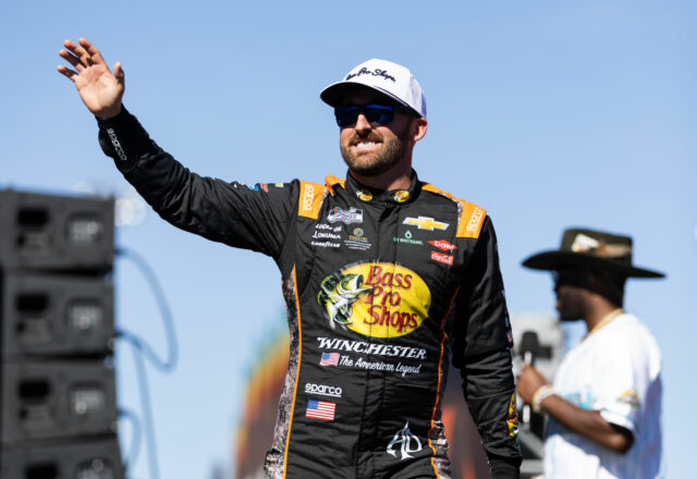 Austin Dillon hovorí o „výkonnom tíme“ v RCR Austin Dillon hovorí o „výkonnom tíme“ v RCR