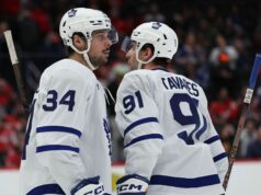 Auston Matthews a John Tavares uvádzajú problémy s konzistenciou po tom, čo „naozaj nevyspelí“ Leafs premrhali dvojgólový náskok a prehrali s Hurricanes Auston Matthews a John Tavares uvádzajú problémy s konzistenciou po tom, čo "naozaj nevyspelí" Leafs premrhali dvojgólový náskok a prehrali s Hurricanes