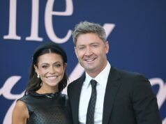 Austrálska kriketová legenda Michael Clarke dostane úžasnú novú prácu, ktorá vedie celú ligu Clarke (na fotografii s partnerkou Arabellou Sherborne) prevzal novú úlohu ako ligový komisár pre súťaž T20 v Indii.