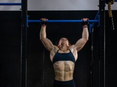 Austrálska policajtka, ktorá prekonala svetový rekord v zdvíhaní brady, odhalila ohavné obvinenie, ktoré ju zasiahli online trolovia Jade Henderson v auguste dokončila ohromujúcich 733 zhybov za jednu hodinu