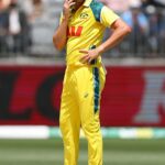 Austrálske plány Ashes boli v stredu uvrhnuté do chaosu, keď dvaja z ich prvých testovacích hráčov poslali na skenovanie - ich nálada sa zlepšila len nepatrne po tom, čo bol Josh Hazlewood (na obrázku) úplne jasný.