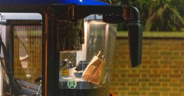 Autobus barcelonského tímu zaútočil pred stretom s Chelsea, keď polícia začala vyšetrovanie | Futbal | Šport
