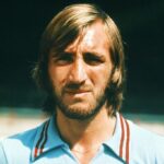 BREAKING: Legenda West Hamu Billy Bond zomrel vo veku 79 rokov, keď Hammers vzdal srdcervúcu poctu