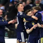 BREAKING: Škótsko sa kvalifikovalo na majstrovstvá sveta a ukončilo 28-ročné čakanie dramatickým víťazstvom Dánska