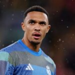 BREAKING: Trent Alexander-Arnold vypískal pri návrate na Anfield, keď fanúšikovia Liverpoolu dali jasne najavo pocity