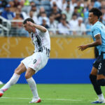 Barcelona a Atletico Madrid sa pripojili k boju o útočníka spojeného s Manchestrom United