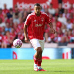 Barcelona cieli na hviezdu Forest ako defenzívnu posilu