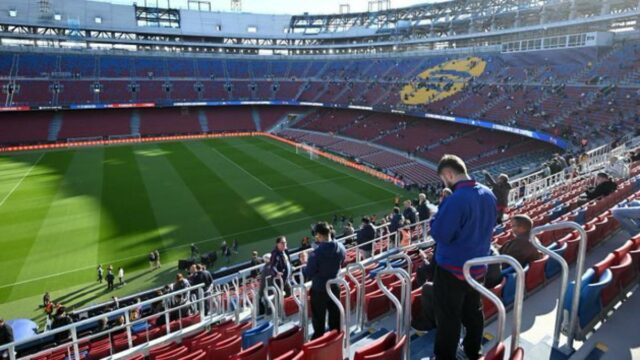 Barcelona potvrdila návrat na Camp Nou uprostred hnevu nad predajom lístkov
