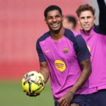 Marcus Rashford sa na tréningu usmieva.