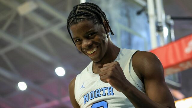 Basketbalová NCAA: Caleb Wilson z UNC sa namočí do hráča Basketbalová NCAA: Caleb Wilson z UNC sa namočí do hráča Michigan State