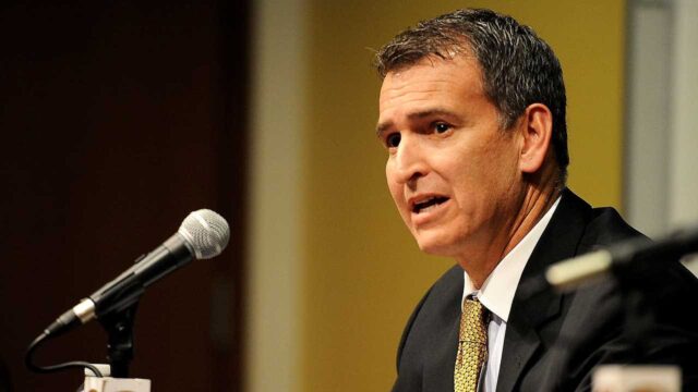 Baylor AD Mack Rhoades vyšetrovaný pre údajnú hádku s hráčom, trénerom
