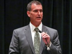 Baylor’s AD si po obvineniach berie „dovolenku“. Baylor's AD si po obvineniach berie „dovolenku“.