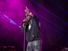 Bengalúrsky dav omráčil speváka Akona spevom RCB pred aukciou IPL 2026 (sledovať) Bengalúrsky dav omráčil speváka Akona spevom RCB pred aukciou IPL 2026 (sledovať)