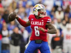 Bojujúci Kansas v Arizone bojuje o oprávnenosť na bowling Futbal NCAA: Štát Oklahoma v Kansase