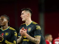 Bolesť hlavy Rubena Amorima z Man Utd, keď sa objaví časová os zranenia Benjamina Seska Benjamin Sesko v akcii za Man Utd.