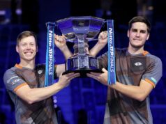 Brit Henry Patten a partner Harri Heliovaara porazili čisto britskú dvojicu a získali titul ATP Finals vo štvorhre (Getty Images)