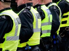 Britskí futbaloví giganti zakázali svojim vlastným fanúšikom vstup na štadión po útoku policajtov Polícia uviedla, že policajti boli traumatizovaní z útokov v Parkhead