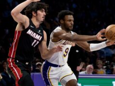 Bronny James ukazuje svoje zlepšenie pre shorthanded Lakers Bronny James ukazuje svoje zlepšenie pre shorthanded Lakers