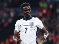 Bukayo Saka „bolesť hlavy“ ako tímový kolega nemá v úmysle zmierniť hviezdu Arsenalu Zápas Anglicka je otvorený a reaguje naň