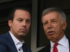 Bývalá hviezda Arsenalu, ktorá zarobila 10 miliárd libier, diskutovala o plánoch na prevzatie klubu Mathieu Flamini z Getafe CF sa pozerá pred zápasom La Ligy medzi Realom Valladolid CF a Getafe CF na ihrisku Jose Zorrilla 14. apríla 2019 v španielskom Valladolide.