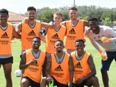 Bývalá hviezda Arsenalu prepustená Mikelom Artetom prekonala jeho podpis za 30 miliónov libier pre Gunners Tréner Arsenalu Mikel Arteta s brankárom Arthurom Okonkwom v londýnskom Calney