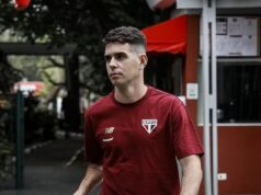 Bývalá hviezda Chelsea Oscar má diagnózu potvrdenú po kolapse počas tréningu – Brazílčan „odchádza do dôchodku v 34 rokoch pre srdcové abnormality“ Bývalej hviezde Chelsea Oscarovi diagnostikovali vazovagálnu synkopu po náhlom kolapse počas tréningu v Sao Paule tento týždeň.