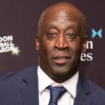 Bývalá hviezda Chelsea a Tottenhamu je teraz učiteľom matematiky na nepoznanie v novej práci