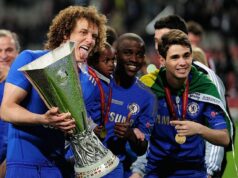 Bývalá hviezda Chelsea „zvažuje DÔCHODOK, pretože testy odhalili problémy so srdcom po tom, čo bol prevezený do nemocnice s chorobou počas lekárskych kontrol“ Bývalá hviezda Chelsea Oscar (vpravo) by mohol byť nútený odísť do dôchodku po tom, čo údajne ochorel v Brazílii