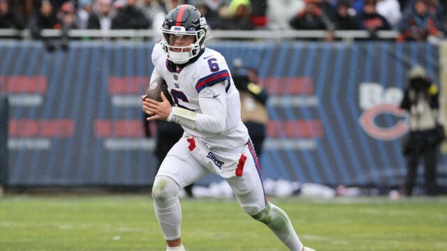 Bývalá hviezda Giants Brandon Jacobs prísne varuje nováčika Jaxsona Darta Bývalá hviezda Giants Brandon Jacobs prísne varuje nováčika Jaxsona Darta