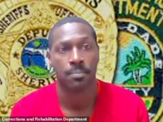 Bývalá hviezda NFL Antonio Brown udelila kauciu 25 000 dolárov a umiestnila ho do domáceho väzenia počas pokusu o vraždu Antonio Brown bol prepustený z väzenia v Miami a umiestnený do domáceho väzenia