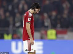 Bývalá hviezda Premier League bola nútená ospravedlniť sa po tom, čo namieril šesťslovnú urážku na eso Liverpoolu – po tom, čo bol obvinený z posmievania sa hráčom Írska počas dramatickej kvalifikácie majstrovstiev sveta Kevin Doyle sa ospravedlnil potom, čo sa zdalo, že Dominika Szoboszlaia označil za „Liverpool ****“