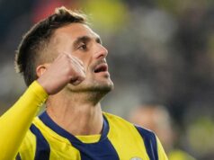 Bývalá hviezda Premier League vyhrala „boj na život a na smrť“ po tom, čo „zaútočila“ na ozbrojených votrelcov Dušan Tadič, na fotke počas svojho pôsobenia vo Fenerbahce, raz ukázal, že nie je muž, s ktorým by sa mal zahrávať