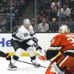 Bývalý Duck Corey Perry posilní Kings, no tí padnú vo vhadzovaní na diaľnici