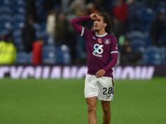 Bývalý hráč Man United Hannibal Mejbri obvinený FA za údajné pľuvanie na fanúšikov Leedsu Bývalý hráč Man United Hannibal Mejbri obvinený FA za údajné pľuvanie na fanúšikov Leedsu