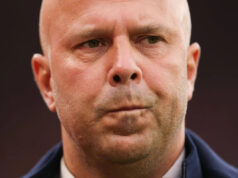 Bývalý kapitán Liverpoolu žiada trpezlivosť nad Arnem Slotom Bývalý kapitán Liverpoolu žiada trpezlivosť nad Arnem Slotom