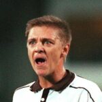 Bývalý medzinárodný futbalista zomrel po infarkte v zápase | Futbal | Šport