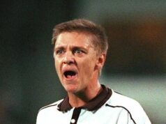 Bývalý medzinárodný futbalista zomrel po infarkte v zápase | Futbal | Šport Bývalý medzinárodný futbalista zomrel po infarkte v zápase | Futbal | Šport