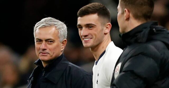 Bývalý útočník Tottenhamu Troy Parrott dokonale zareagoval na kritiku Josého José Mourinho a Troy Parrott