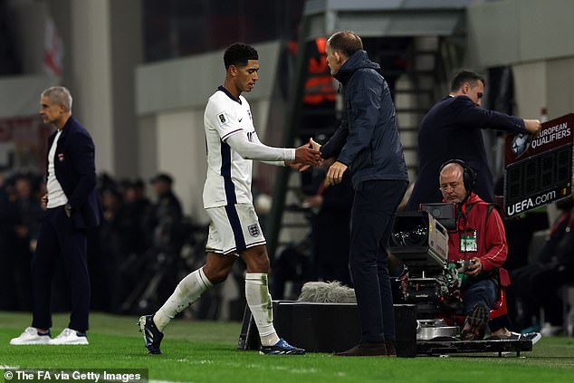 CRAIG HOPE: Prečo by mal Thomas Tuchel vynechať rozdeľujúceho sólistu Poslaním Thomasa Tuchela od jeho prvej hry v marci bola misia Ega Warriora, ktorá berie motorovú pílu tým, o ktorých si myslí, že potrebujú úpravu.