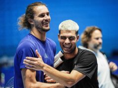 Carlos Alcaraz sa v úvodnom zápase ATP Finals dostal na pokraj Carlos Alcaraz sa v úvodnom zápase ATP Finals dostal na pokraj